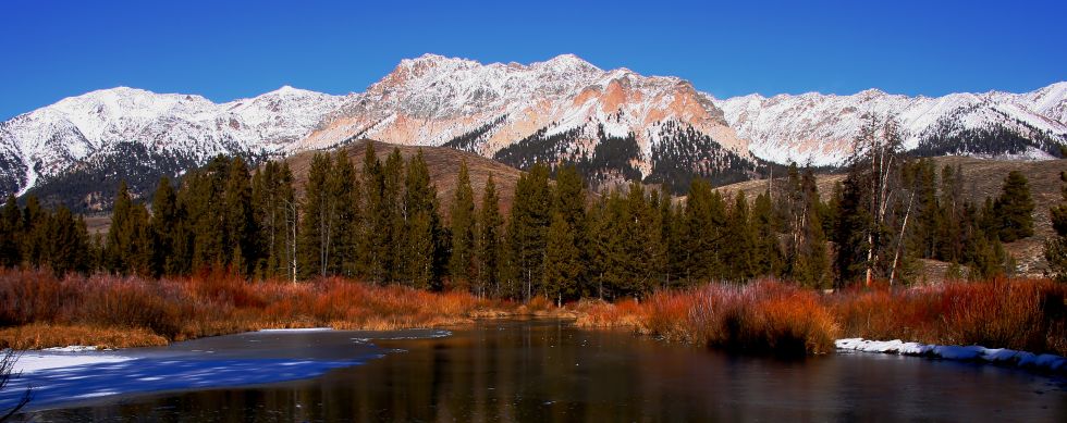 Big Wood River flows south from Sawtooth Mountains