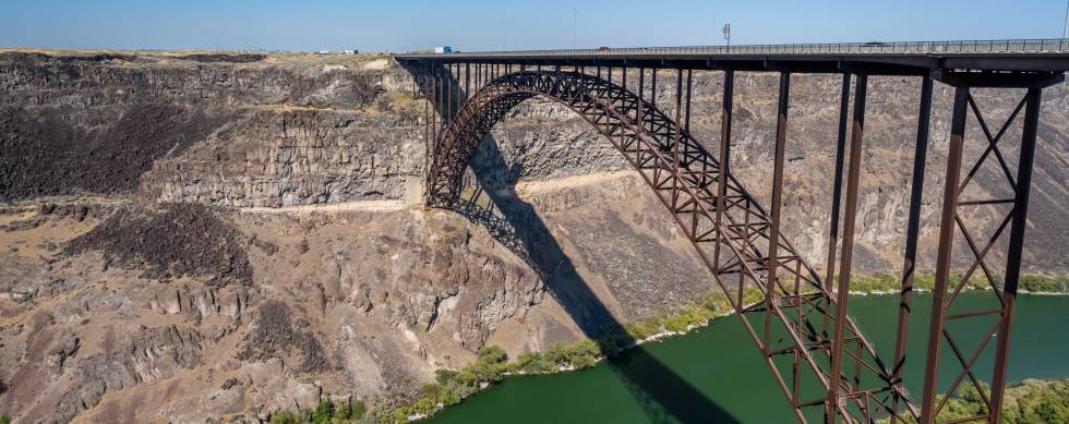 Perrine Bridge spans the Snake River in Twin Falls