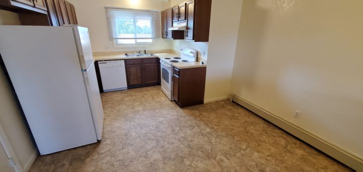 Well Appointed Kitchen w/ Newer Flooring