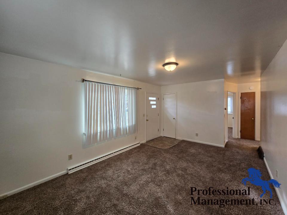 Livingroom/ Entry Way