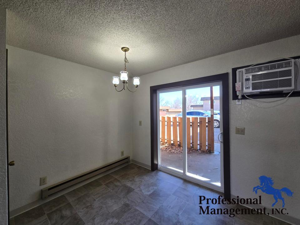 Dinning Room w/ Patio Access