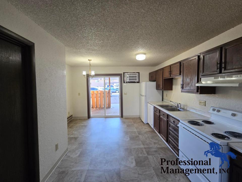 Kitchen w/ Dishwasher