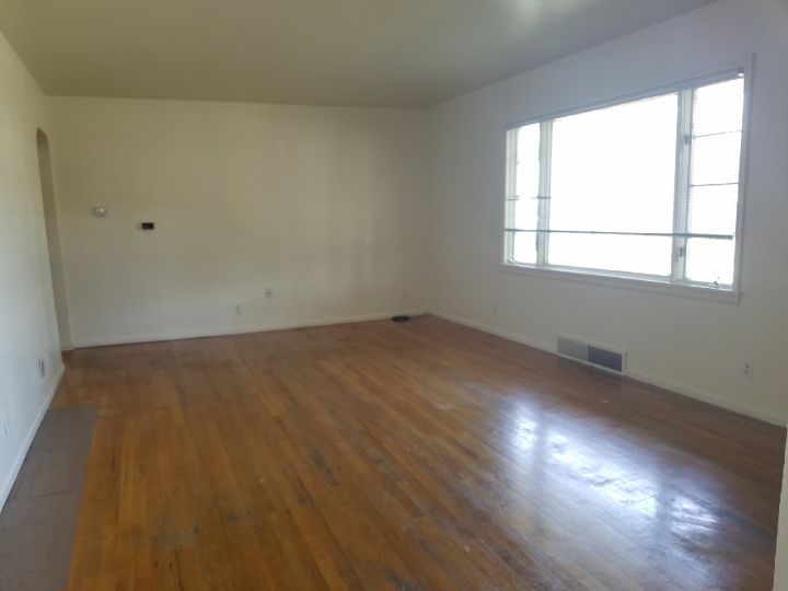 Large Bright Living Room