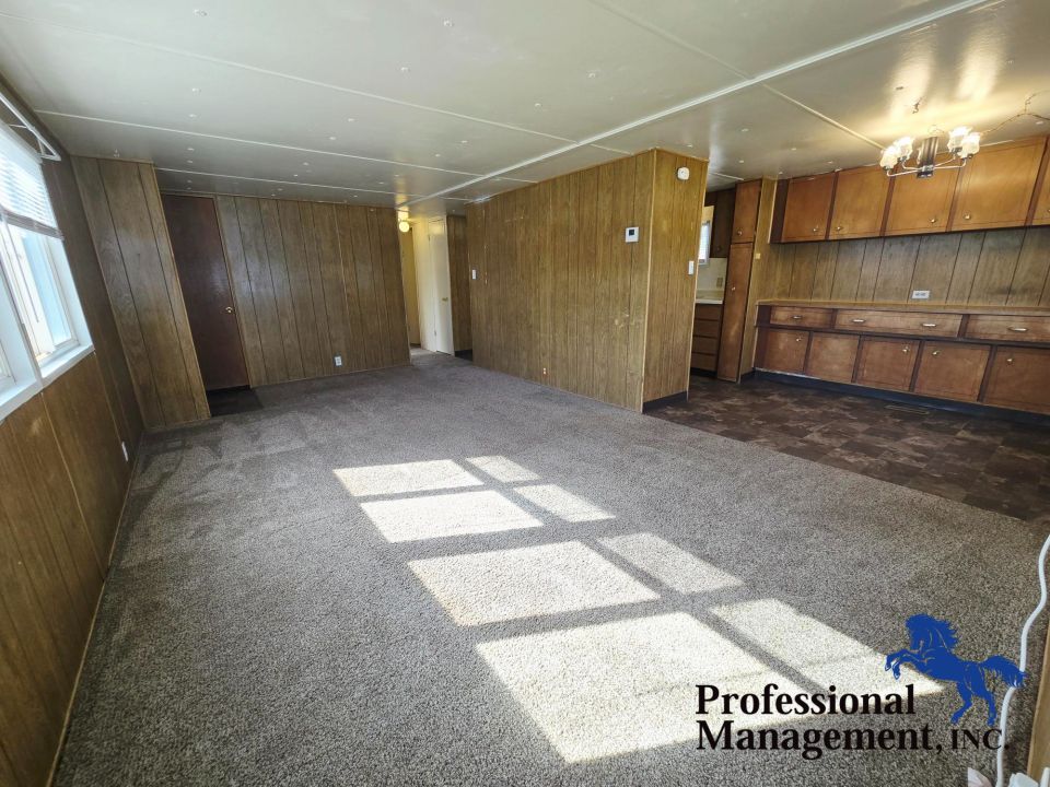Livingroom /Entry Way