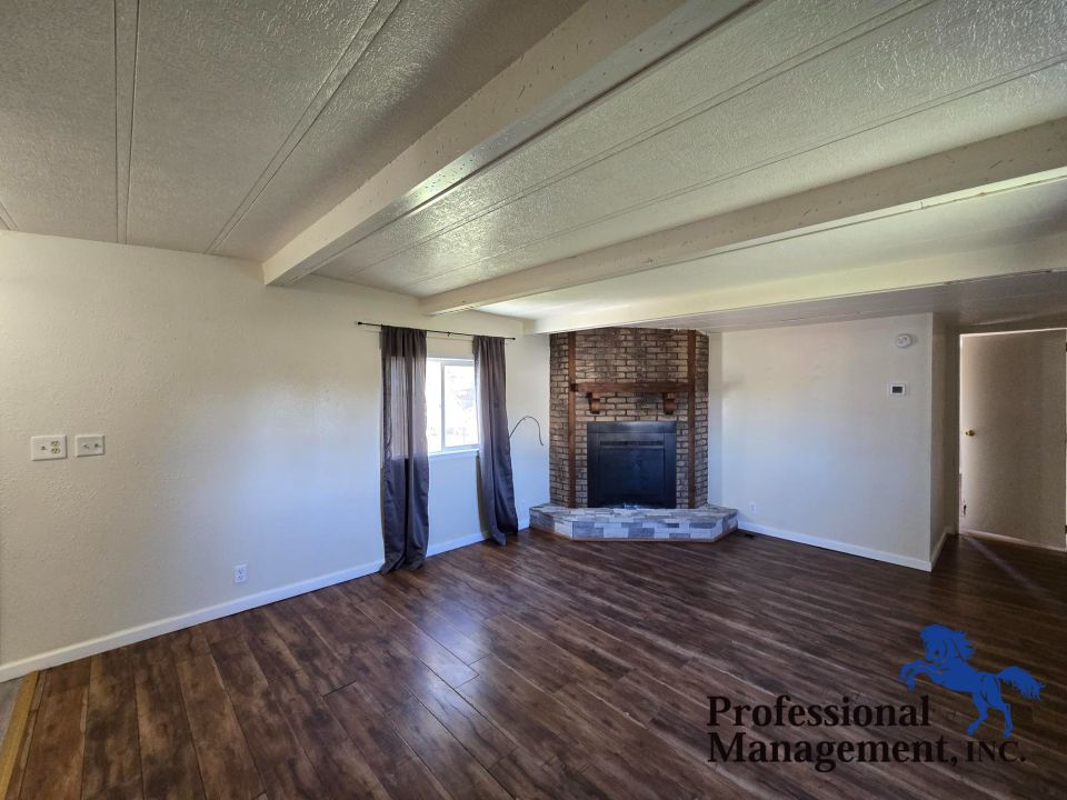 Livingroom with Dec Fire Place