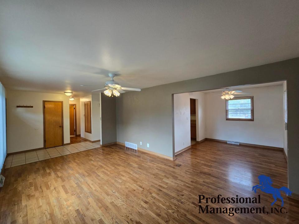 Livingroom/ Entry Way