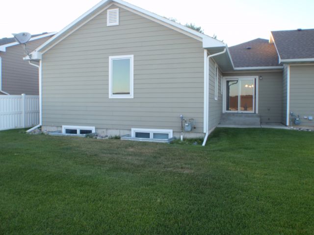 Backyard (Lawn Care Provided) Cement Patio for ...