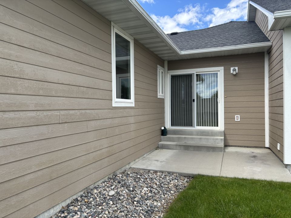 Rear Patio off Kitchen/Dining Area