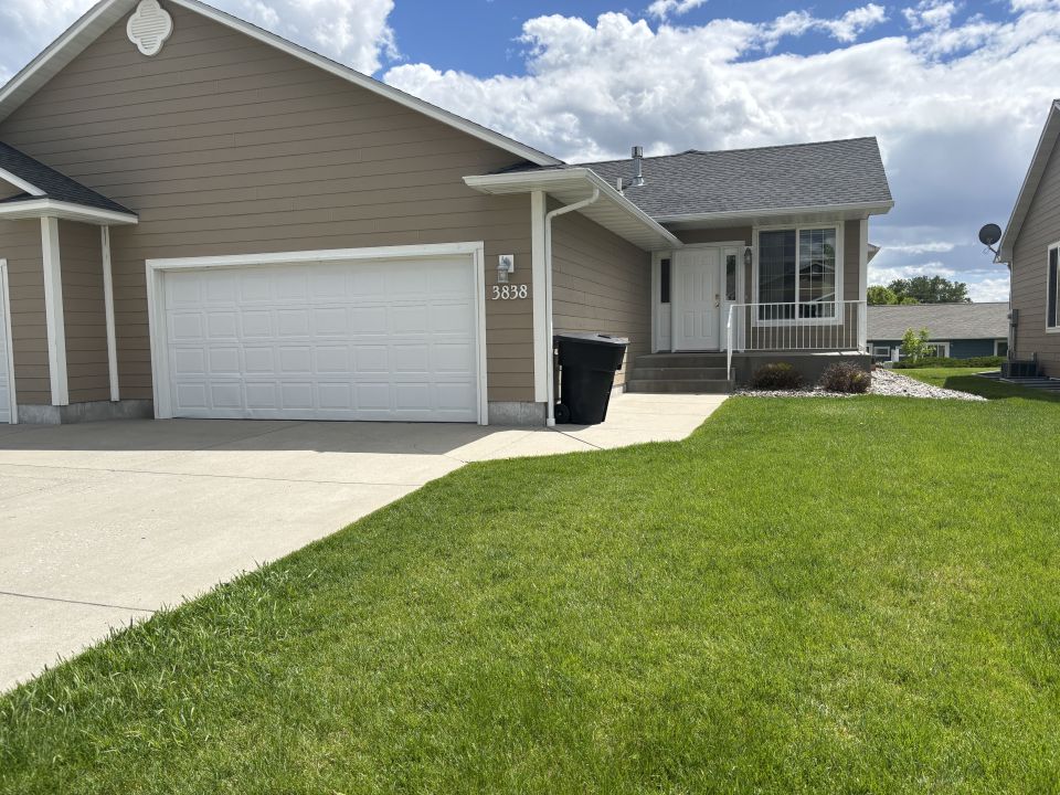 Front View - Undergrd Sprinkling - Lawn Care ...