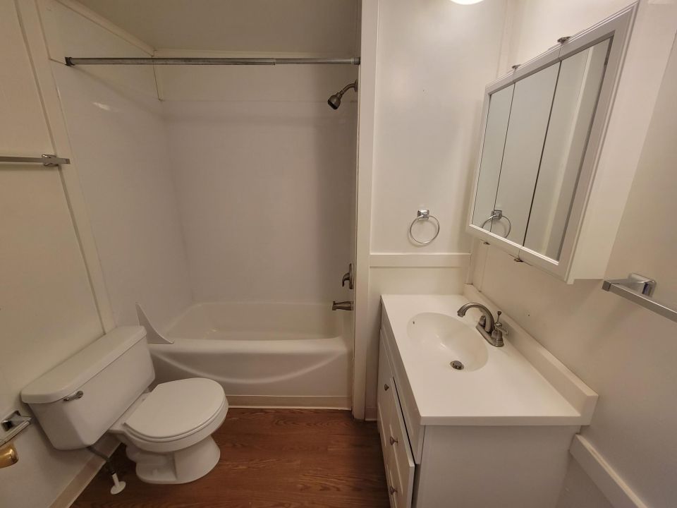Full Bathroom