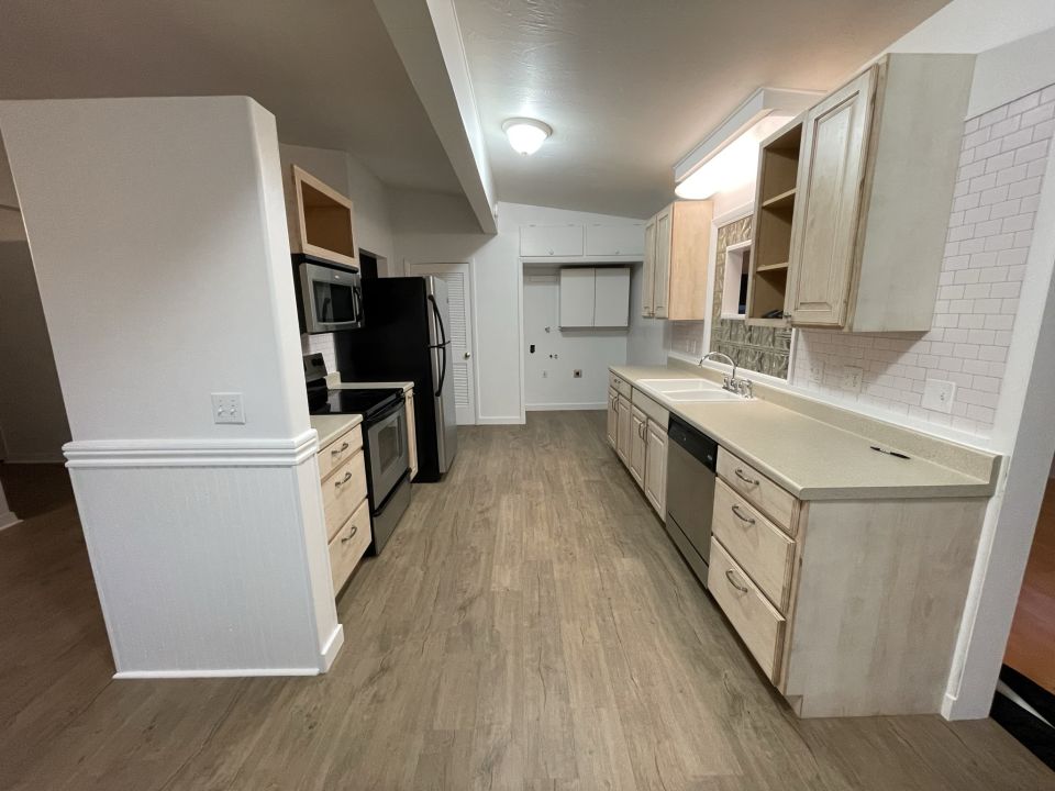 Kitchen/Utility Hookups