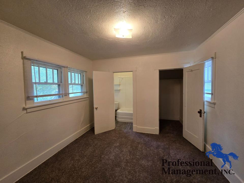 Bedroom w/ Full Bath and Large Walk-In Closet