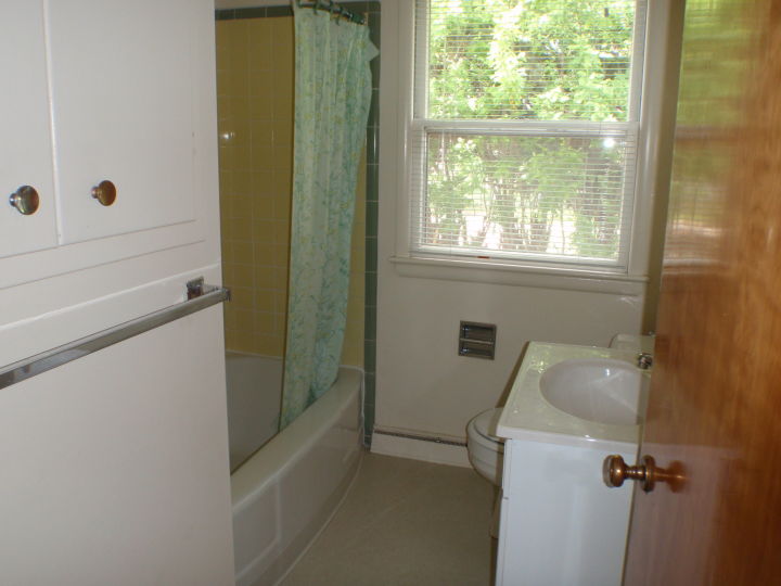 Bathroom with Tub/Shower