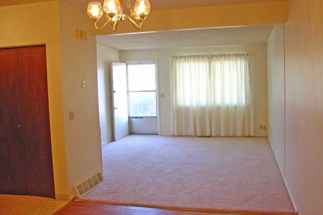 Dinning Room to Living Room