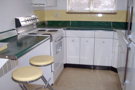 Kitchen with breakfast counter