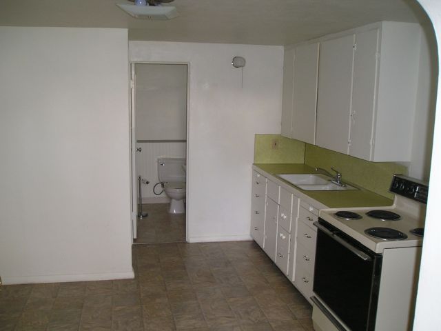 Kitchen & Bathroom
