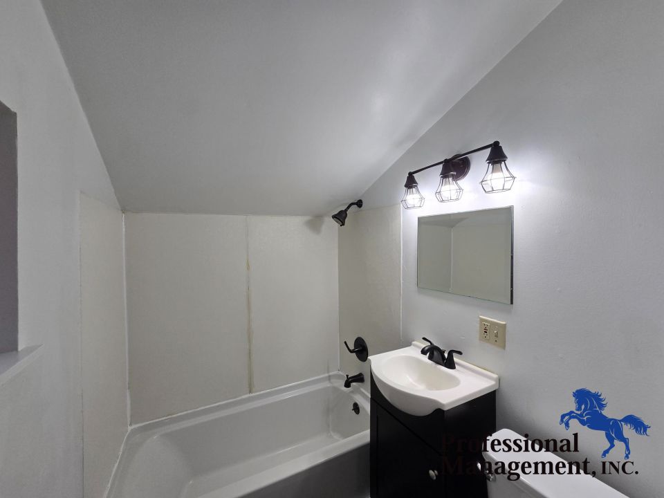 Full Bathroom on Main Floor