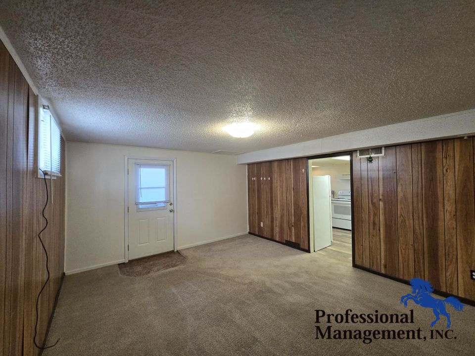 Livingroom /Entry Way