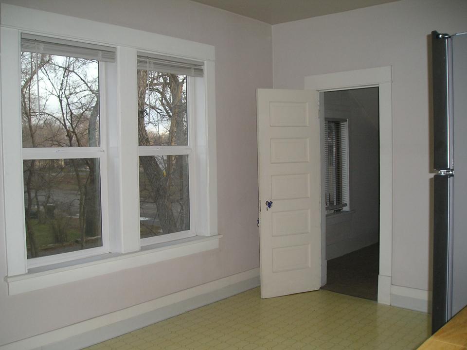 Kitchen & Bonus Room