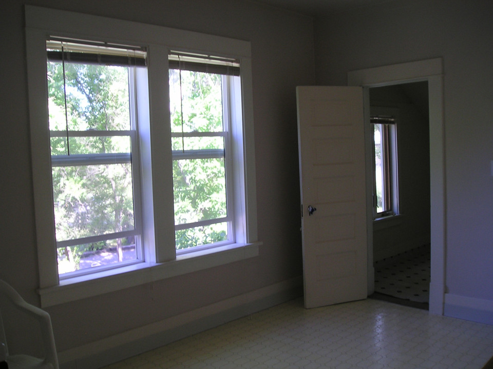 Kitchen & Bonus Room