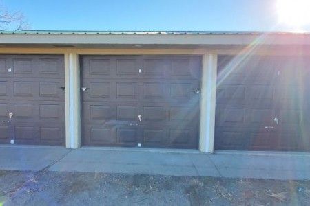 Garage/ w Remote