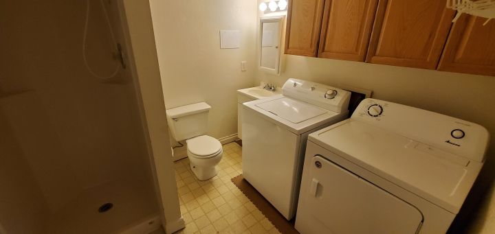 3/4 Bath w/ Washer & Dryer