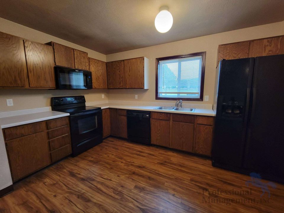 Kitchen with Dishwasher & Microwave