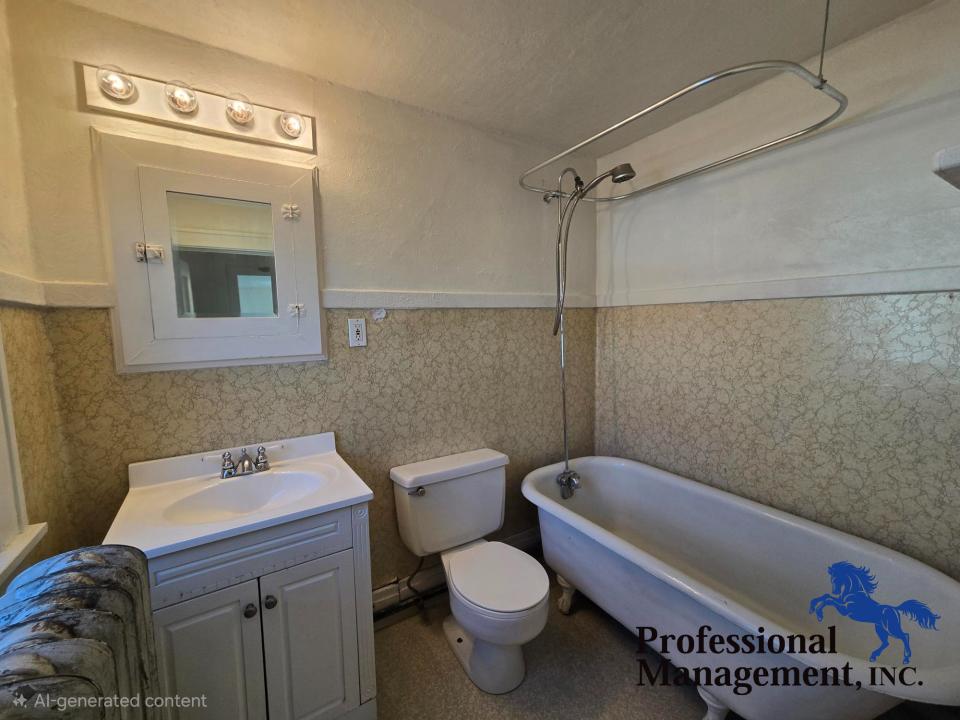 Full Bathroom w/ Clawfoot Bath Tub