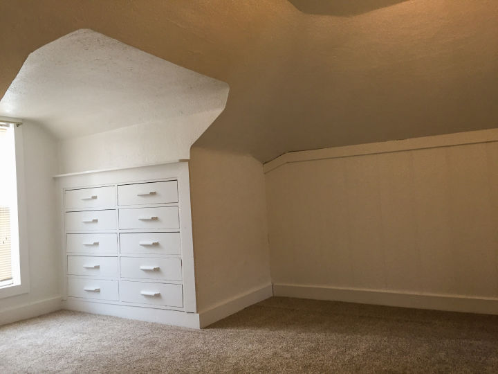 Bedrooom w/ Built in Drawers