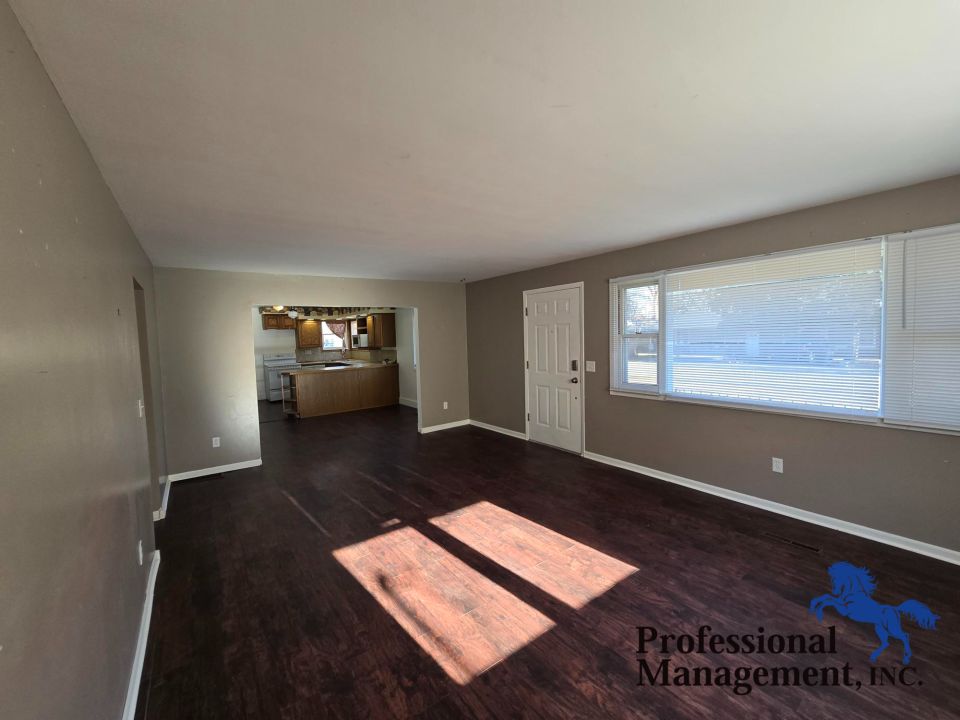 Entry Way/ Living Room