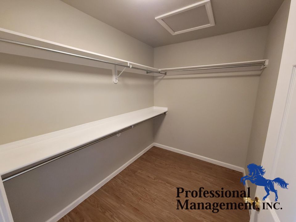 Bedroom 1 Walk-in Closet