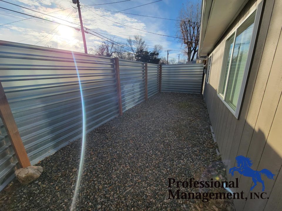 Front Yard/ Entry