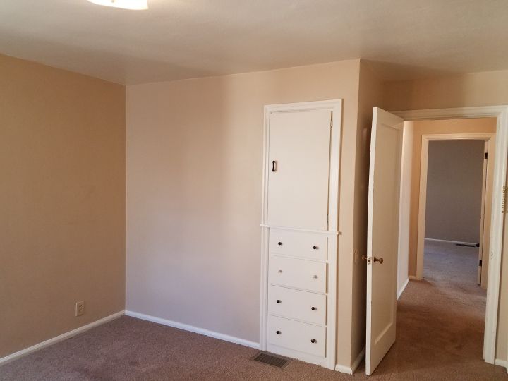 Large Bedroom with Walk in Closet and Built in ...
