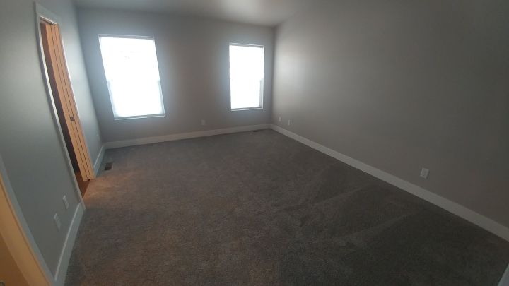 Master Bedroom w/ Walk-In Closet