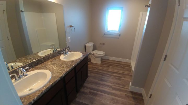 Master Bathroom w/ Double Vanities