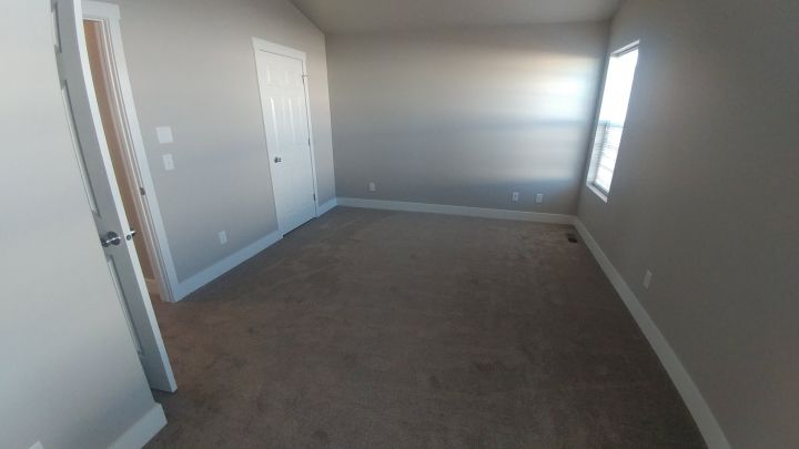 Master Bedroom w/ Walk-In Closet