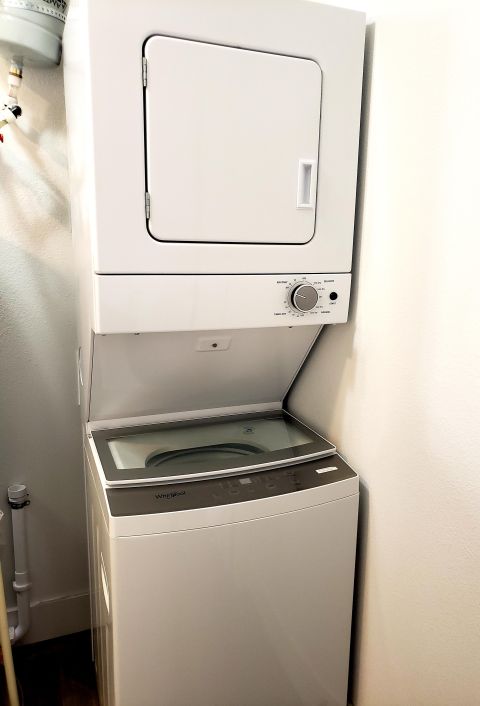 Washer/Dryer Included