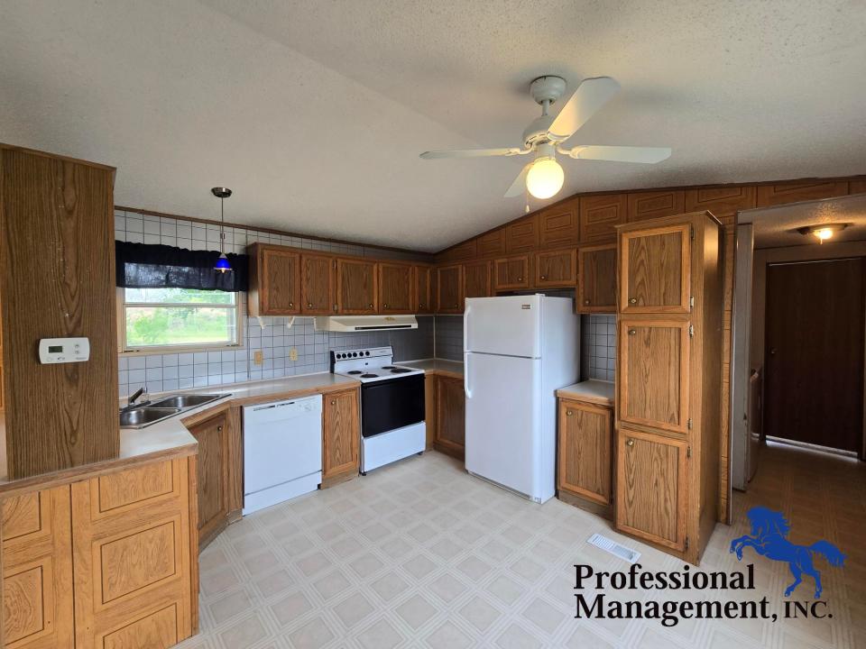 Kitchen w/ Dishwasher