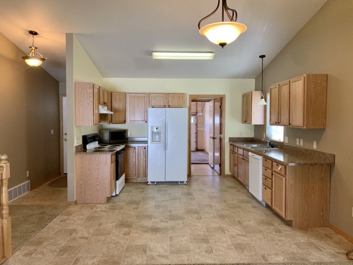 Kitchen/Dining Area