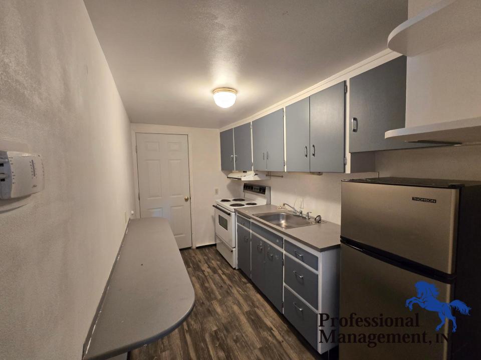 Kitchen and Back
