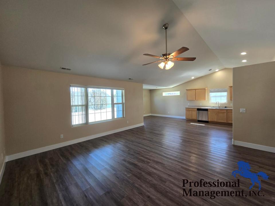 Livingroom/ Entry Way