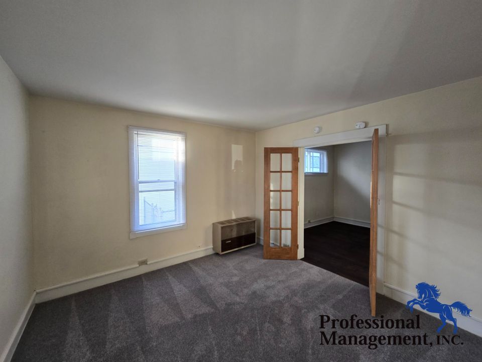 Livingroom /Entry Way