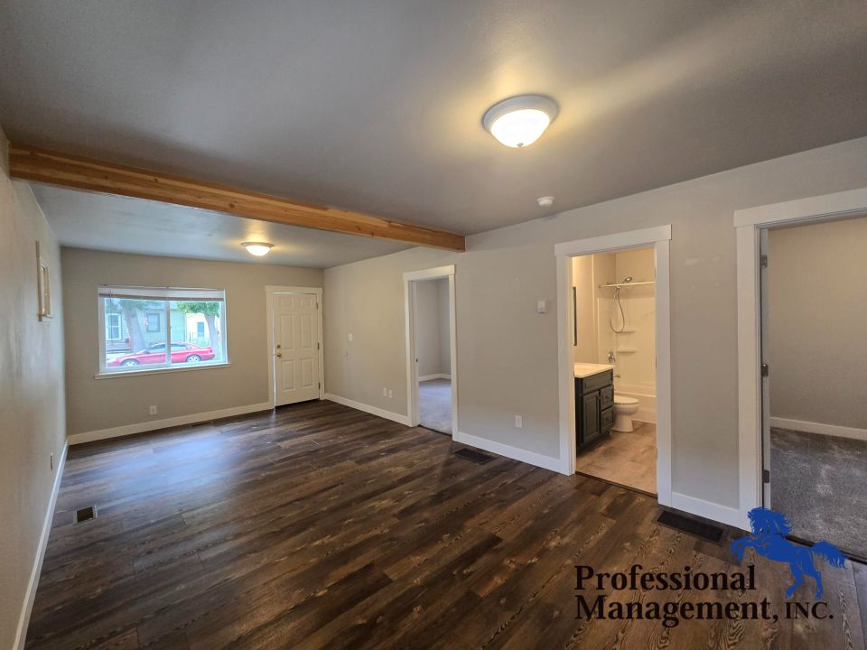 Livingroom /Entry Way