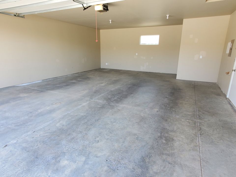 Oversized 2 Car Garage