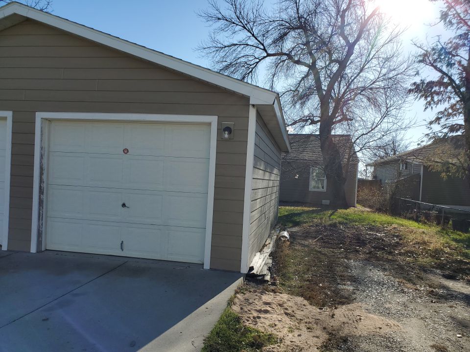 Detached 1 Car Garage