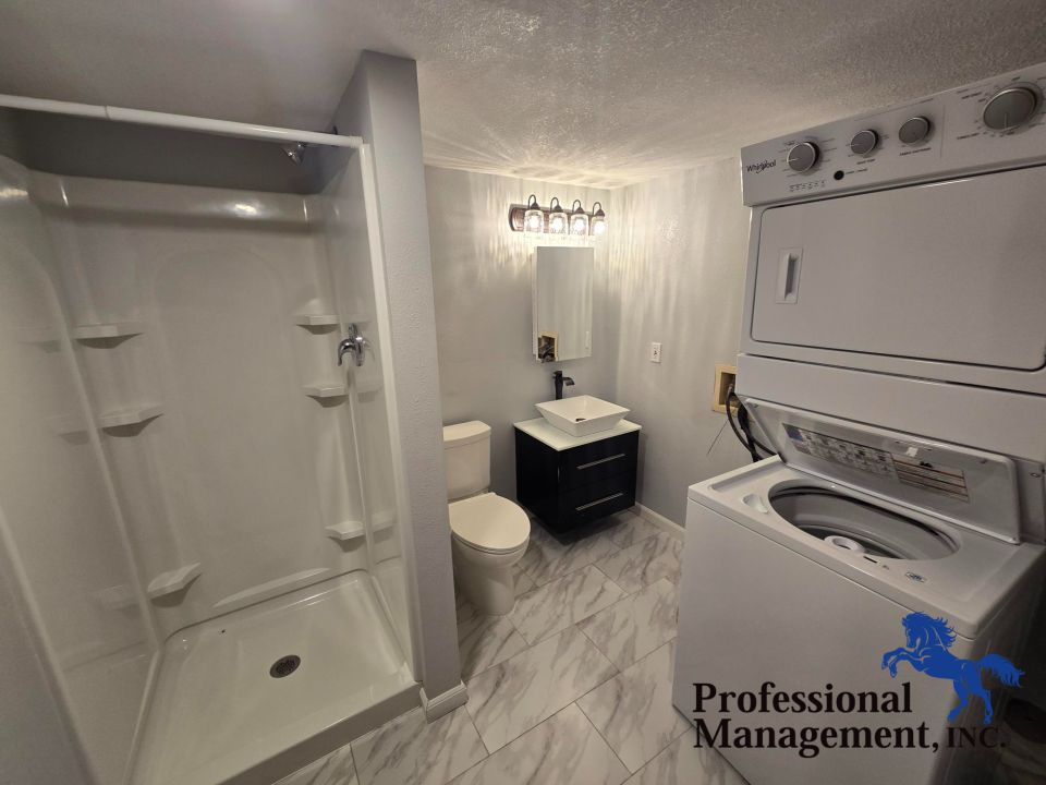 3/4 Bath w/ Washer and Dryer
