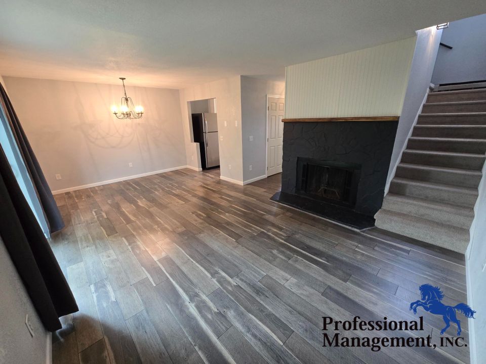 Livingroom/ Dining Room