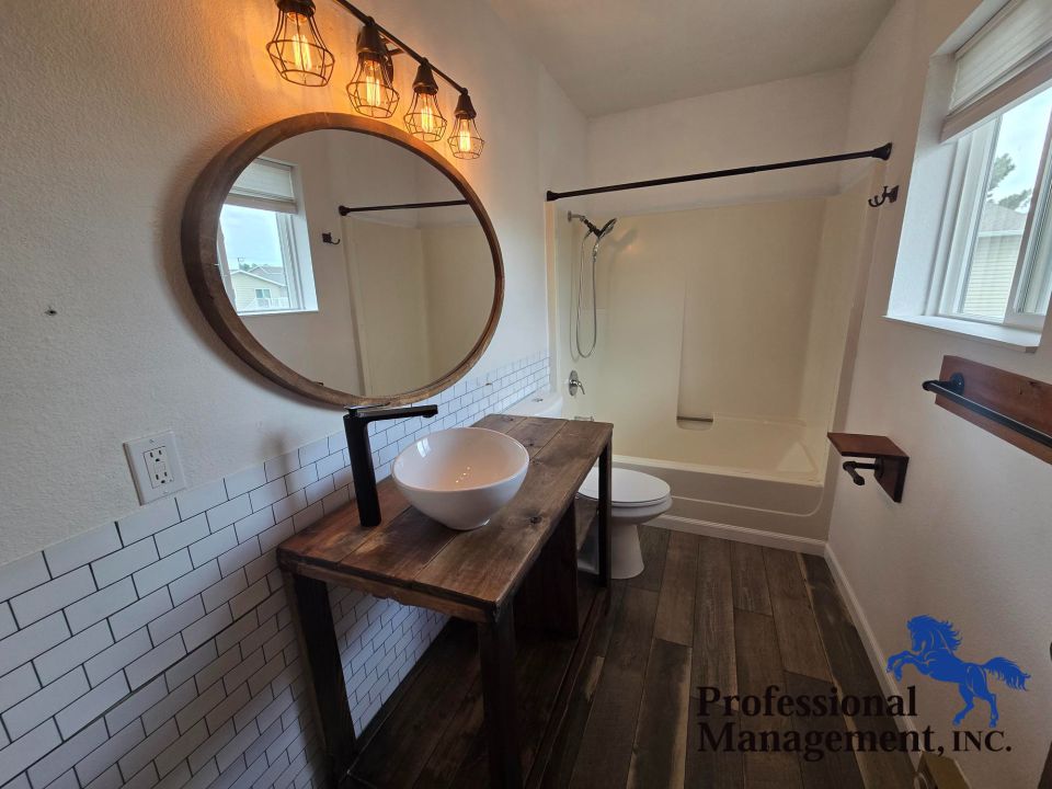 Full Bathroom