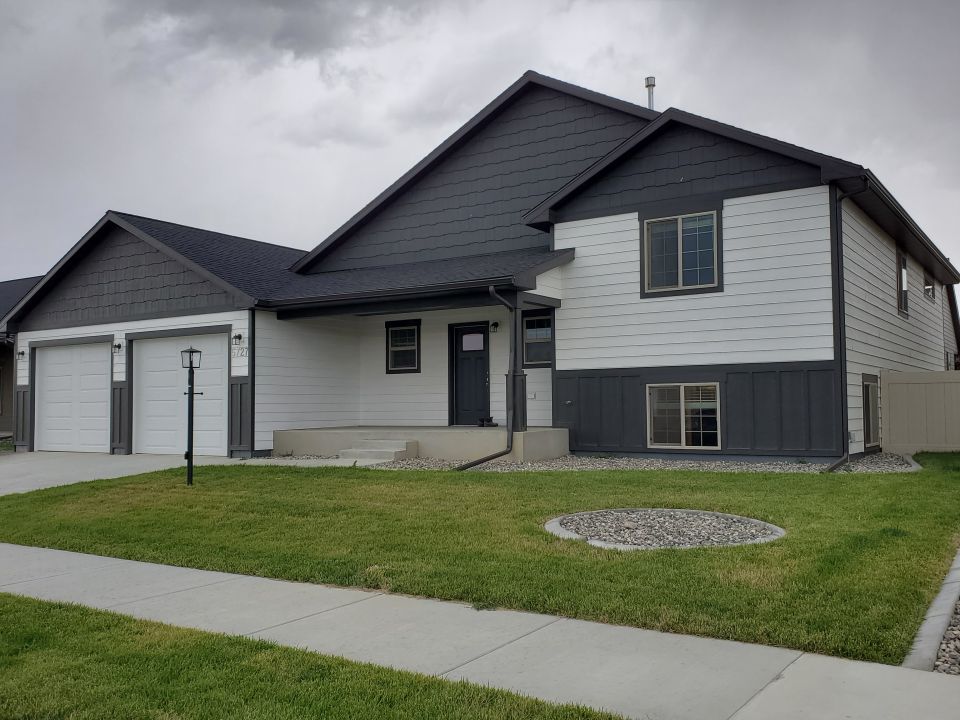 5727 Bear Track Trail