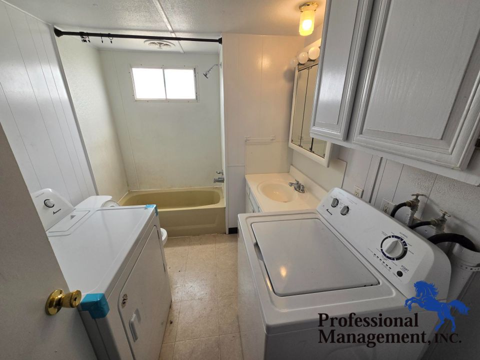 Bathroom and Washer & Dryer Hook Ups
